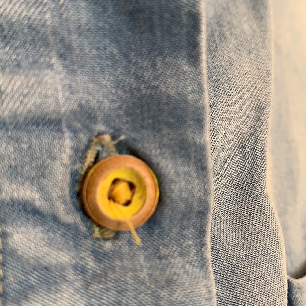 DEMOCRACY | Women’s Chambray Lyocell Top - Picture 8 of 15